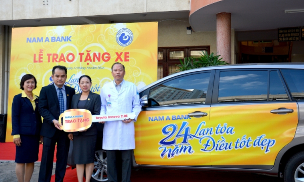 Nam A Bank tặng xe công vụ cho Bệnh viện Từ Dũ